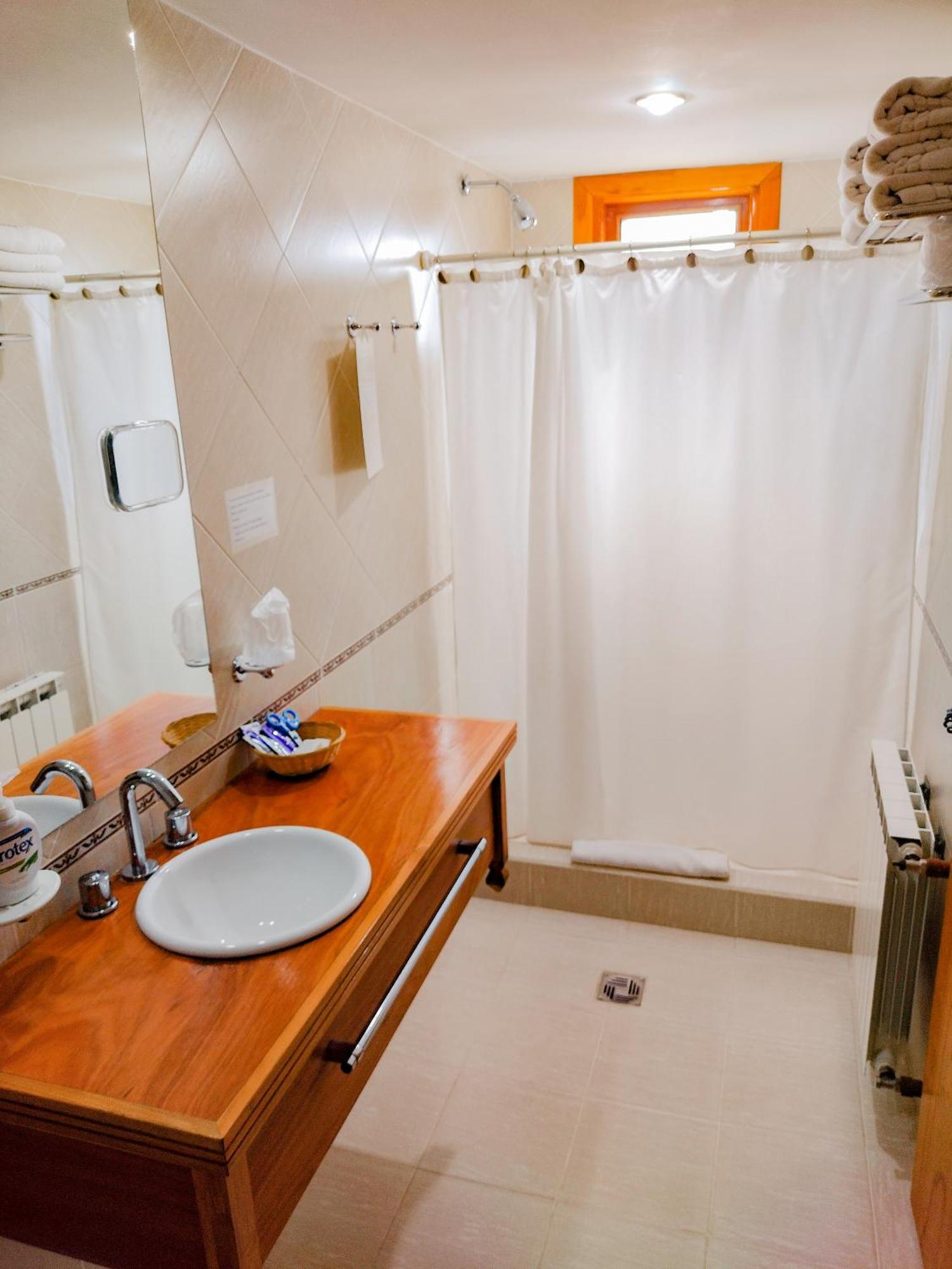 Hotel Y Cabanas Casa De Piedra Trevelín Ngoại thất bức ảnh