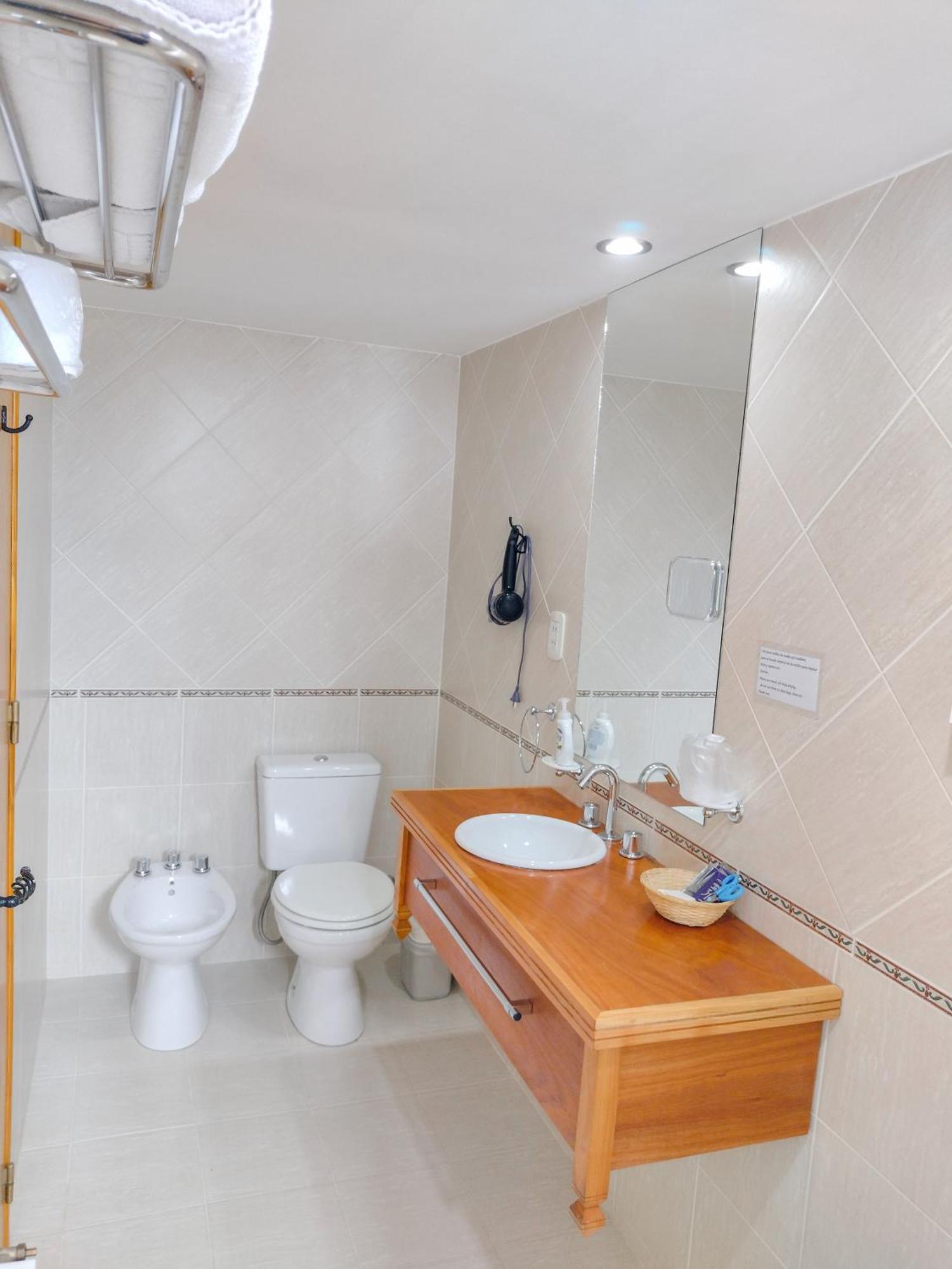 Hotel Y Cabanas Casa De Piedra Trevelín Ngoại thất bức ảnh