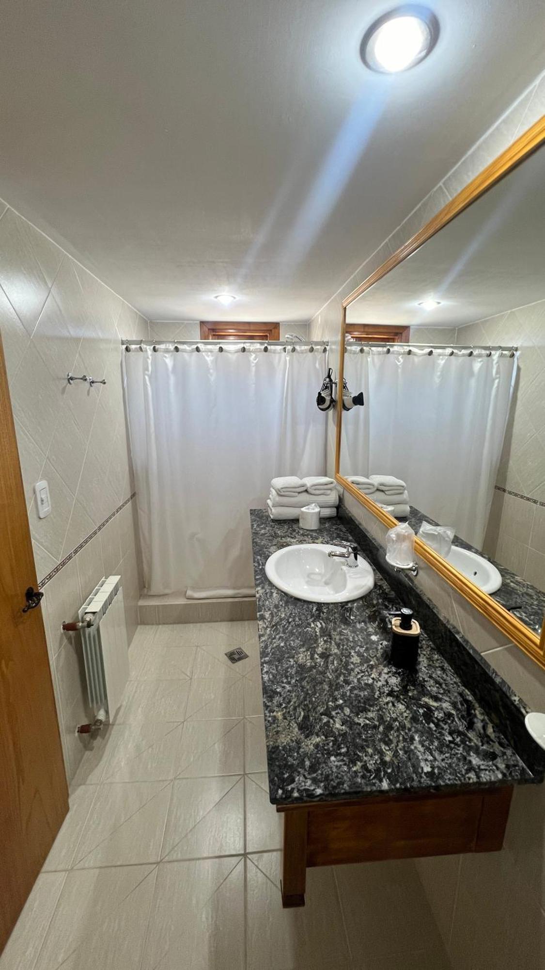 Hotel Y Cabanas Casa De Piedra Trevelín Ngoại thất bức ảnh
