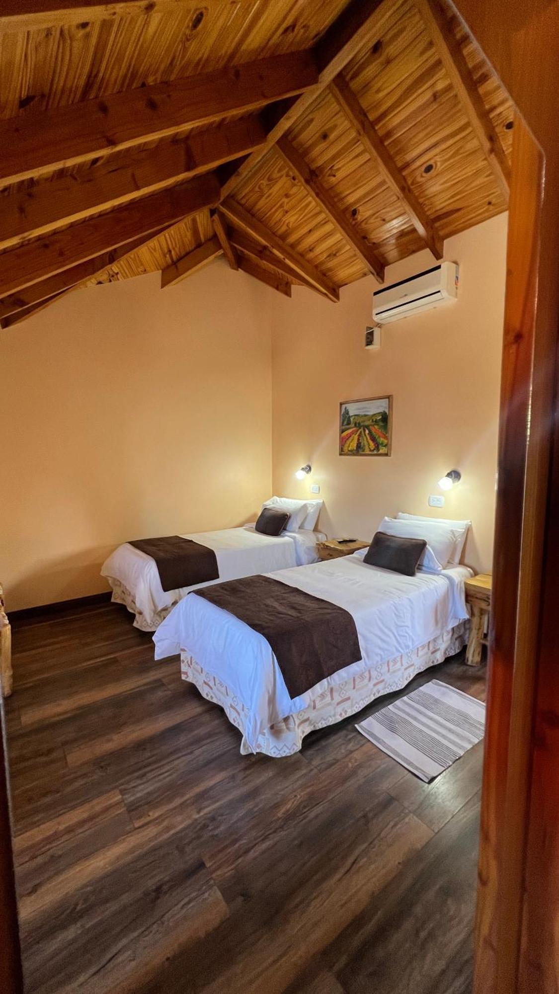 Hotel Y Cabanas Casa De Piedra Trevelín Ngoại thất bức ảnh
