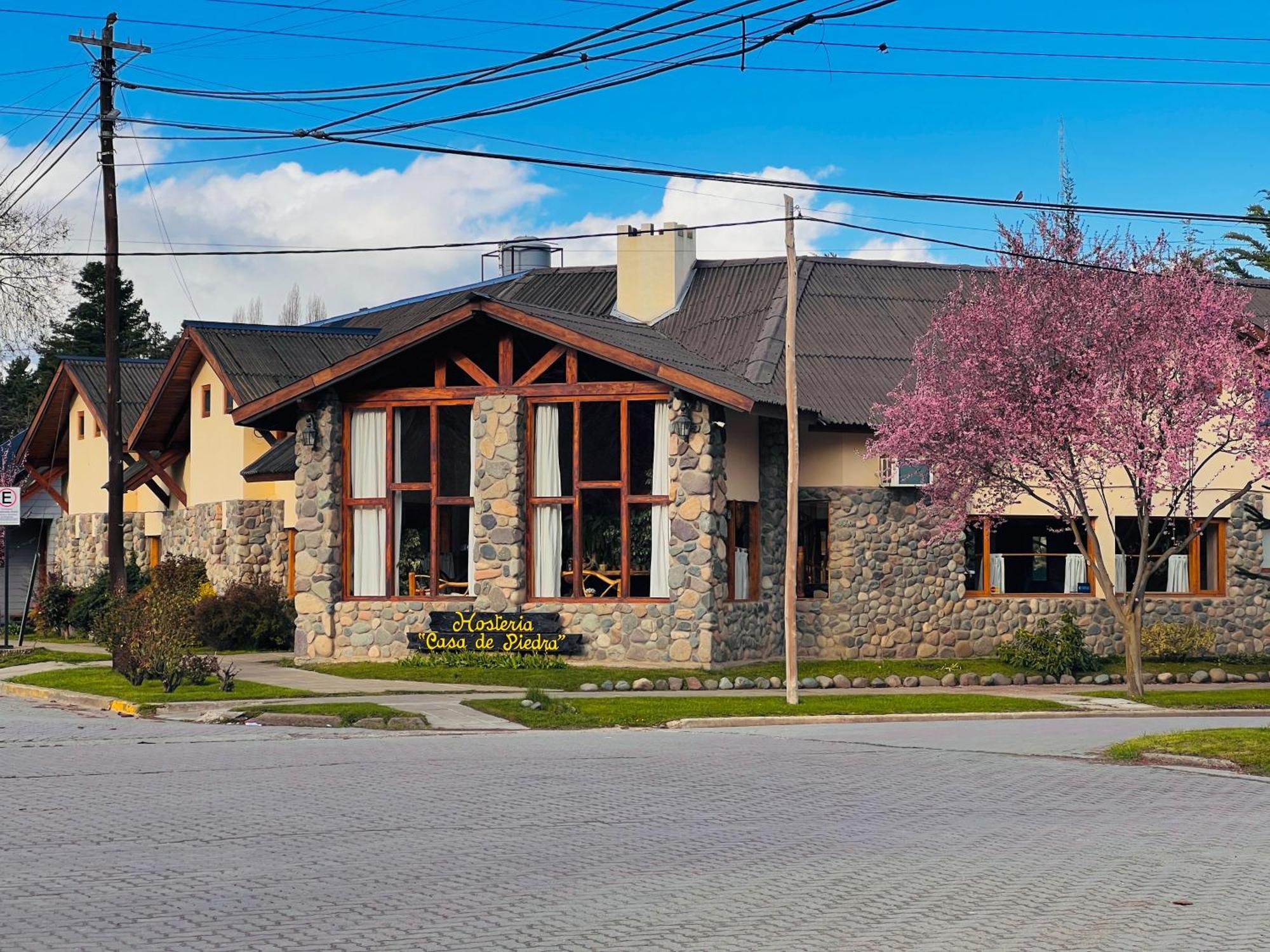 Hotel Y Cabanas Casa De Piedra Trevelín Ngoại thất bức ảnh