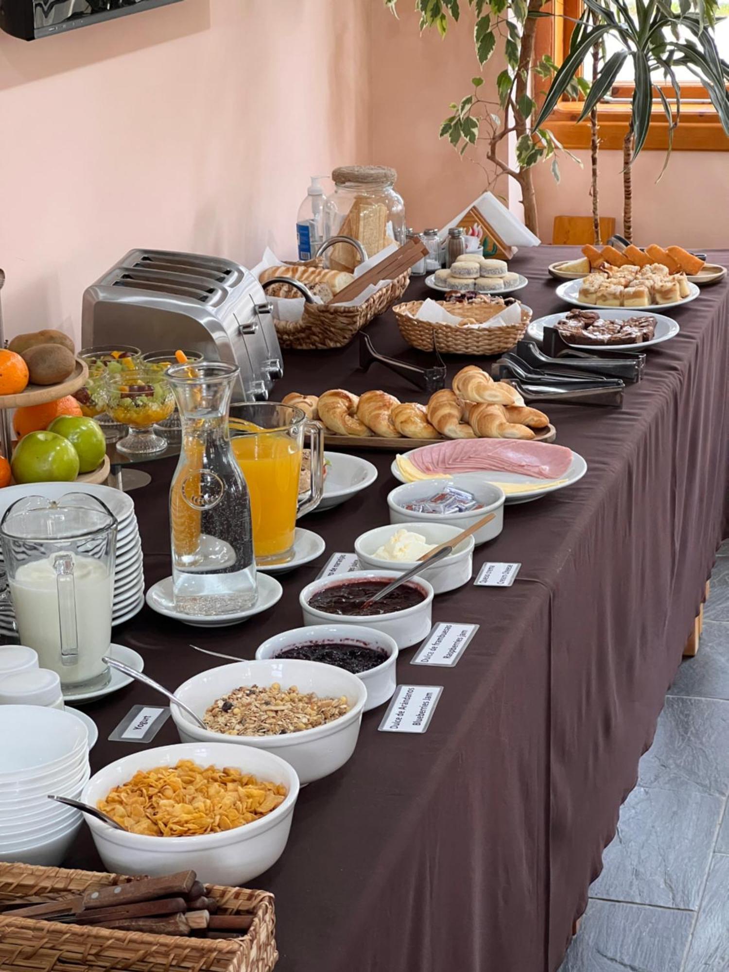 Hotel Y Cabanas Casa De Piedra Trevelín Ngoại thất bức ảnh